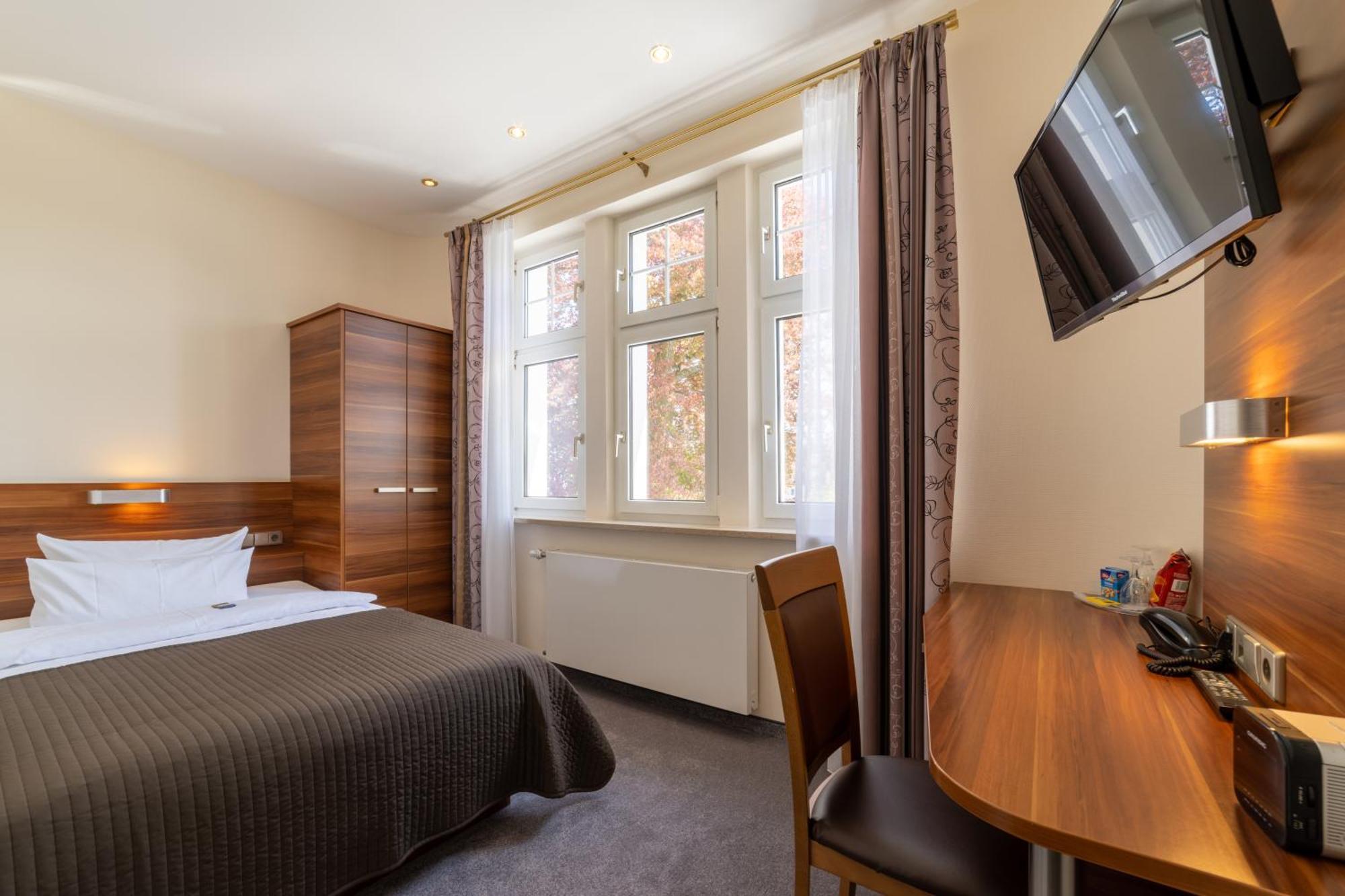 Hotel Schoengarten Garni Λιντάου Εξωτερικό φωτογραφία