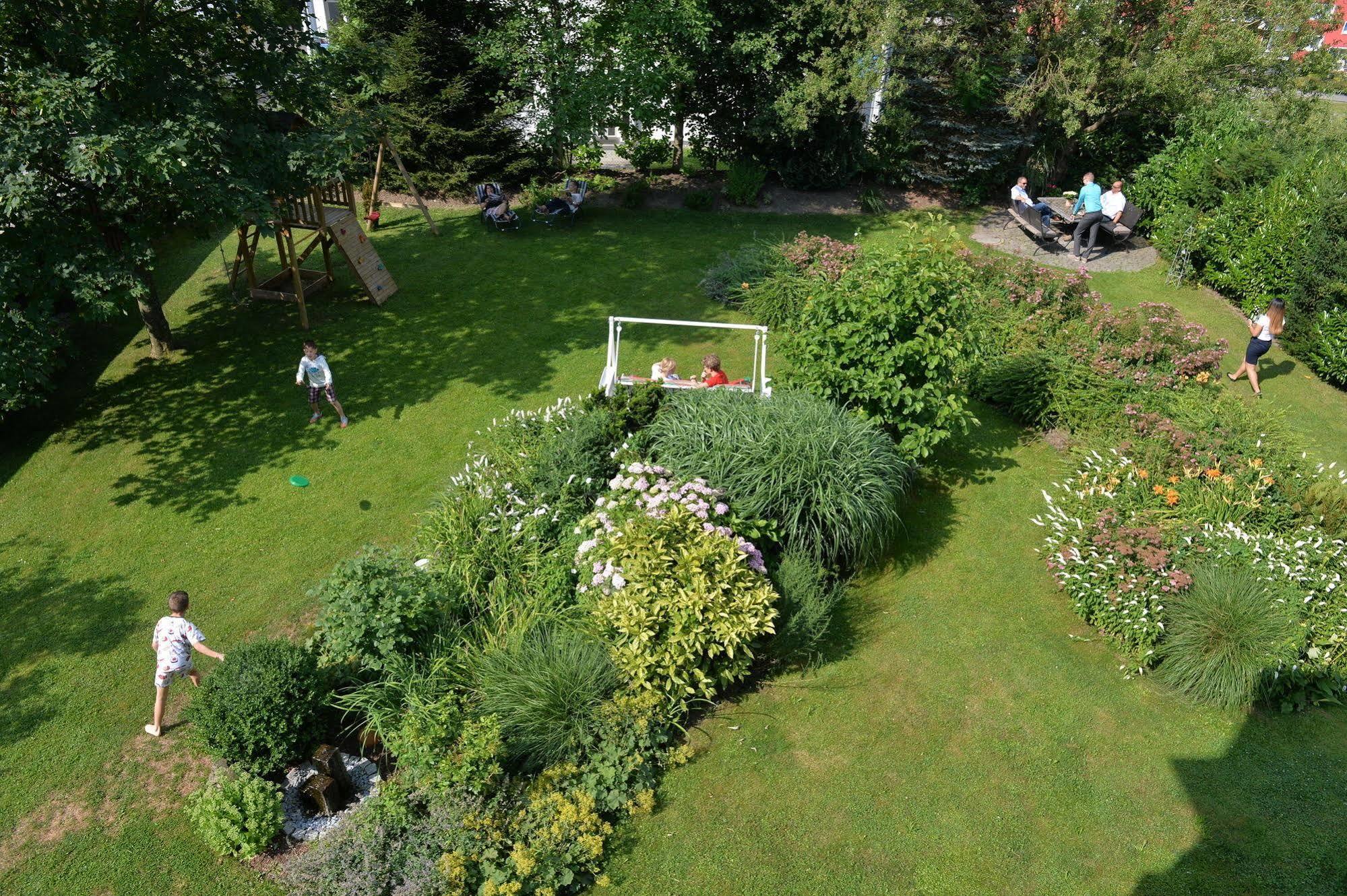 Hotel Schoengarten Garni Λιντάου Εξωτερικό φωτογραφία